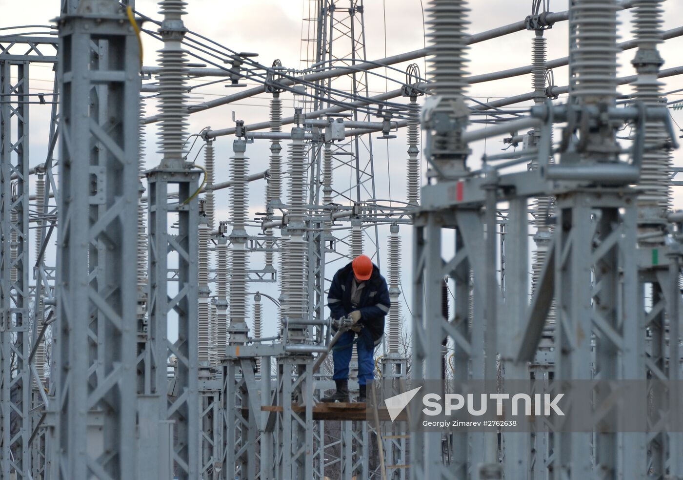 Power bridge construction over Kerch Strait