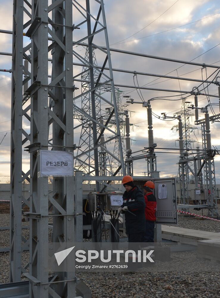Power bridge construction over Kerch Strait