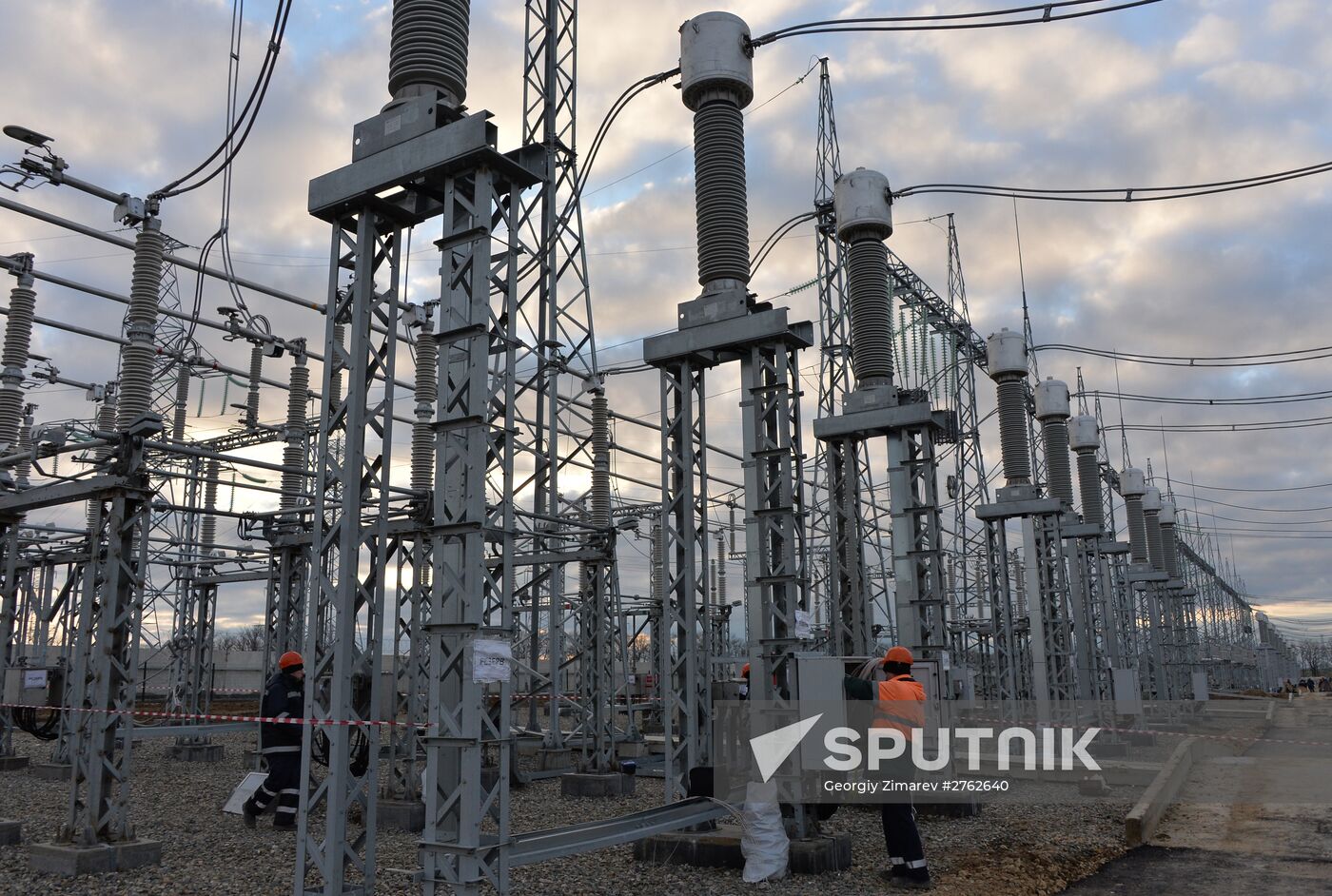 Power bridge construction over Kerch Strait