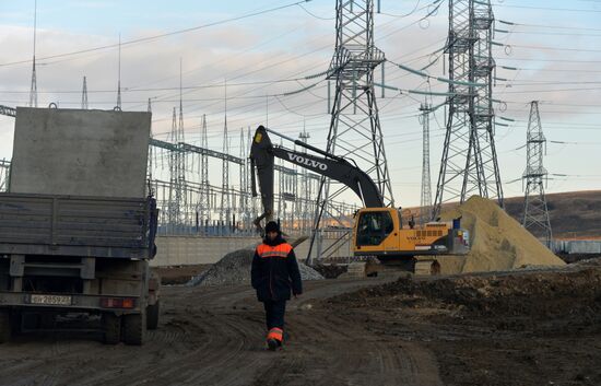 Power bridge construction over Kerch Strait