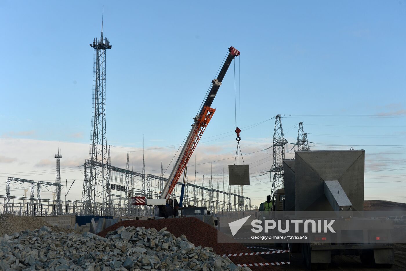 Power bridge construction over Kerch Strait