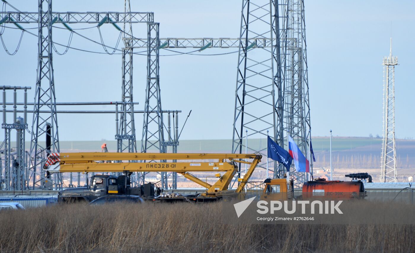 Power bridge construction over Kerch Strait