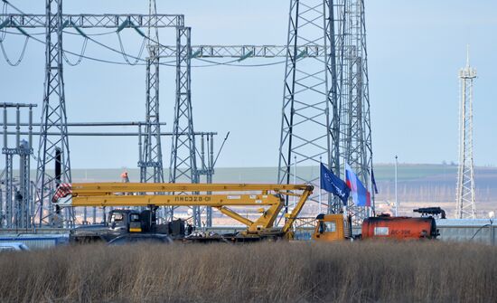 Power bridge construction over Kerch Strait