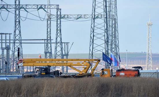 Power bridge construction over Kerch Strait