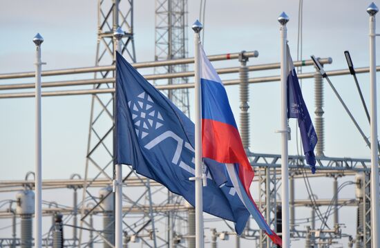 Power bridge construction over Kerch Strait