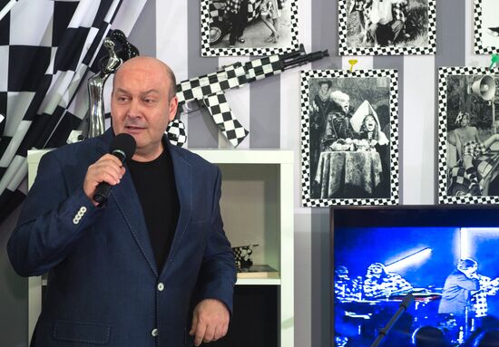 Opening of exhibit dedicated to anniversary of 'OBA-NA' program