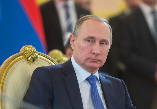 Vladimir Putin takes part in CSTO and Supreme Eurasian Economic Council summits in Moscow