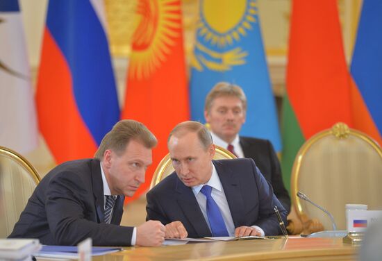 Russian President Vladimir Putin participates in CSTO and Supreme Eurasian Economic Council summits in Moscow