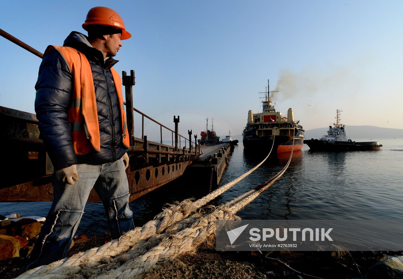 Icebreaker Admiral Makarov sails for the Arctic from Vladivostok