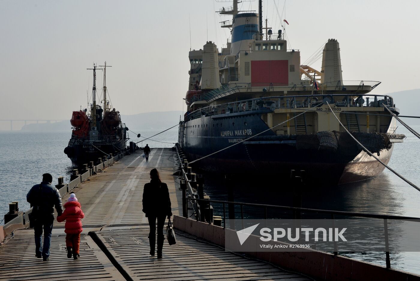 Icebreaker Admiral Makarov sails for the Arctic from Vladivostok