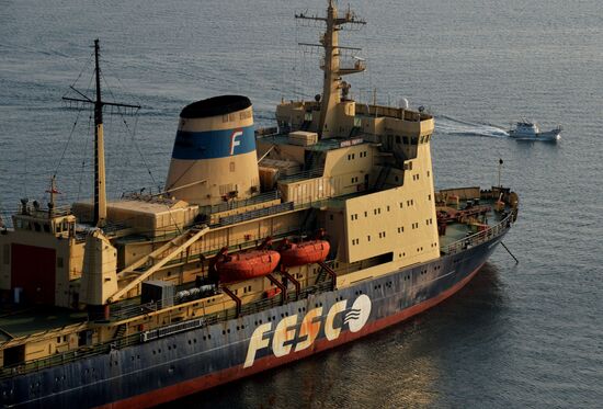 Icebreaker Admiral Makarov sails for the Arctic from Vladivostok