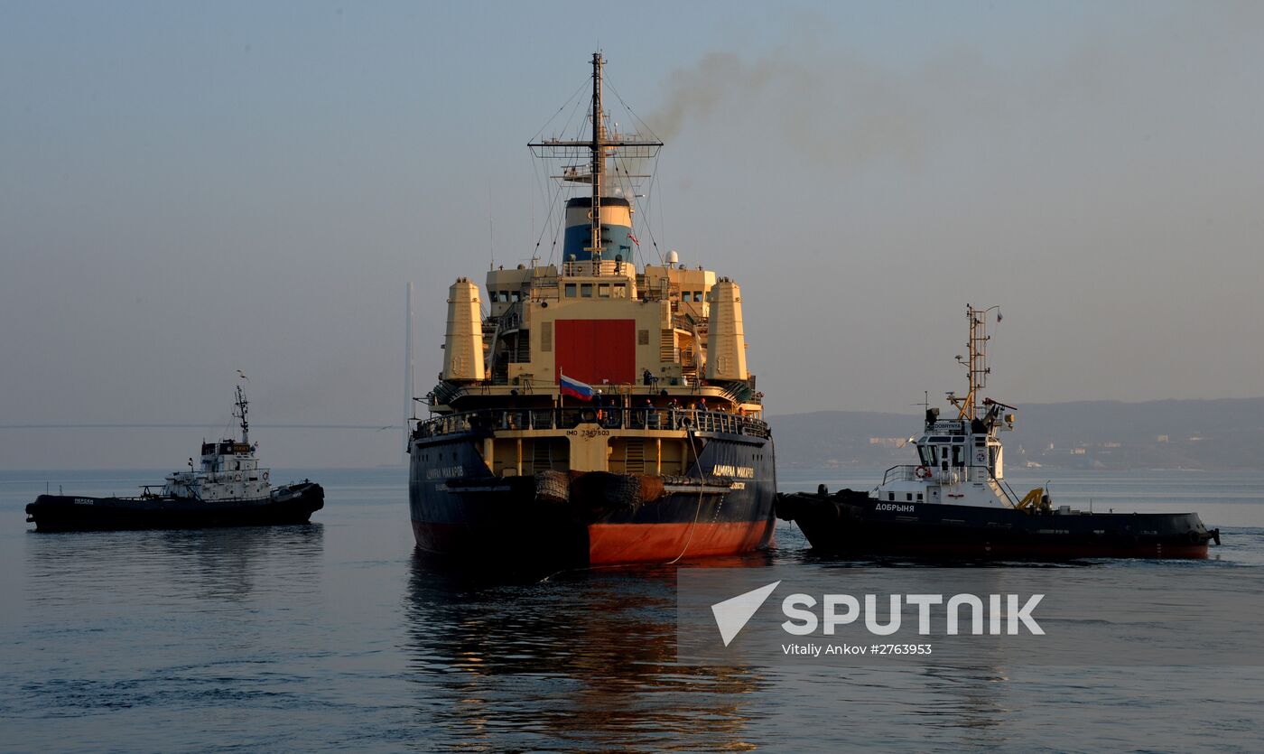 Icebreaker "Admiral Makarov" leaving Vladivostok