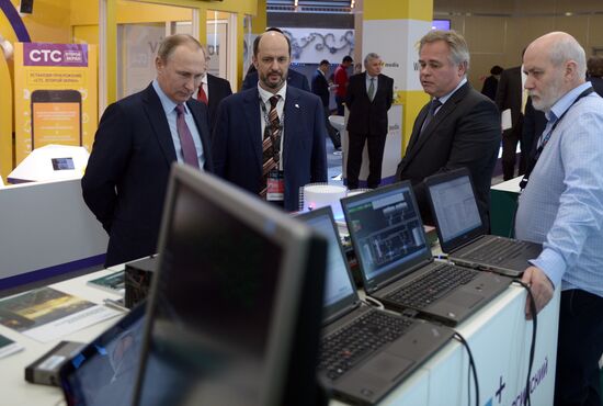 President Vladimir Putin at plenary meeting of Russia's first Internet Economy Forum