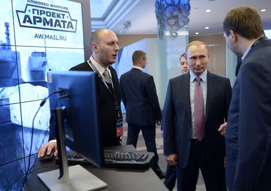 President Vladimir Putin at plenary meeting of Russia's first Internet Economy Forum