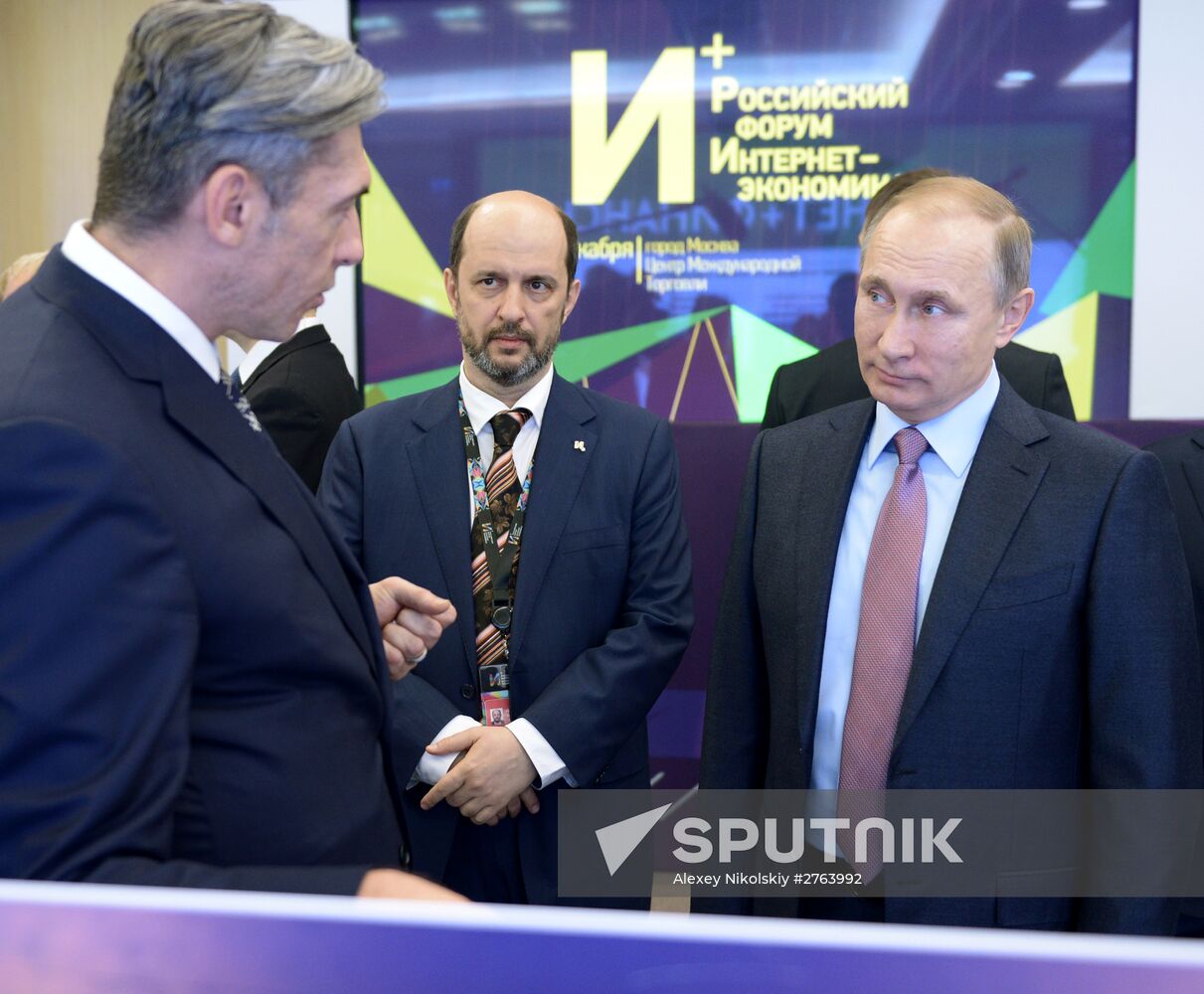 President Vladimir Putin at plenary meeting of Russia's first Internet Economy Forum