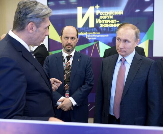 President Vladimir Putin at plenary meeting of Russia's first Internet Economy Forum