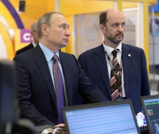 President Vladimir Putin at plenary meeting of Russia's first Internet Economy Forum