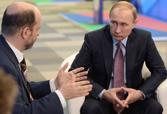 President Vladimir Putin takes part in plenary meeting of first Russian Internet Economy Forum