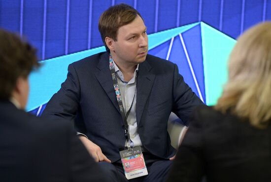President Vladimir Putin takes part in plenary meeting of first Russian Internet Economy Forum