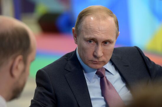 President Vladimir Putin takes part in plenary meeting of first Russian Internet Economy Forum