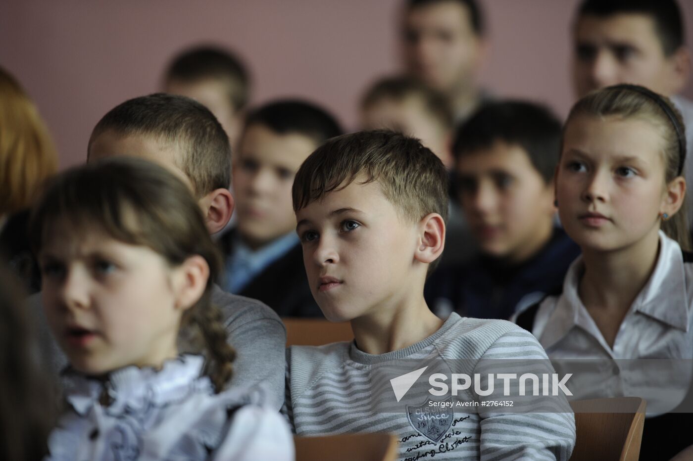 Andrei Stenin Remembrance Day at Gornyatsky School in Snezhnoye