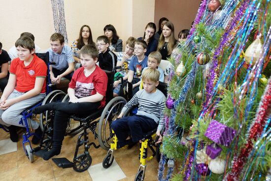 Father Frost from Veliky Ustyug visits city children's hospital No.2 in Samara