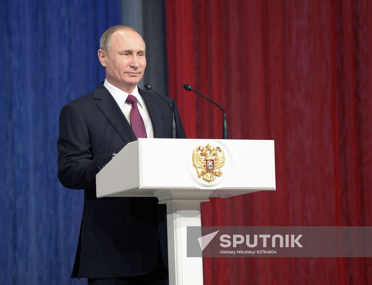 Vladimir Putin attends gala marking Rescue Workers' Day