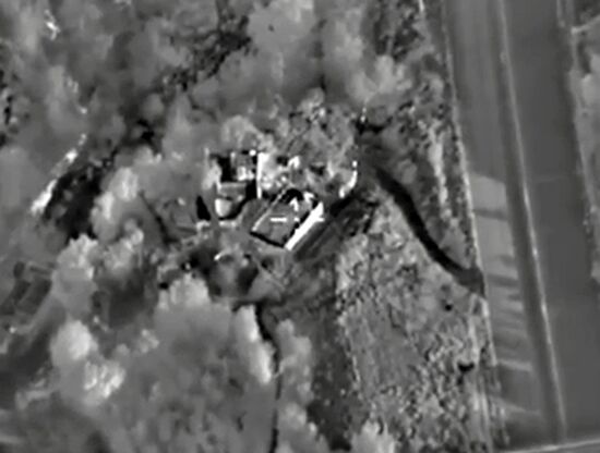 Russian Aerospace Forces destroy Daesh training camp