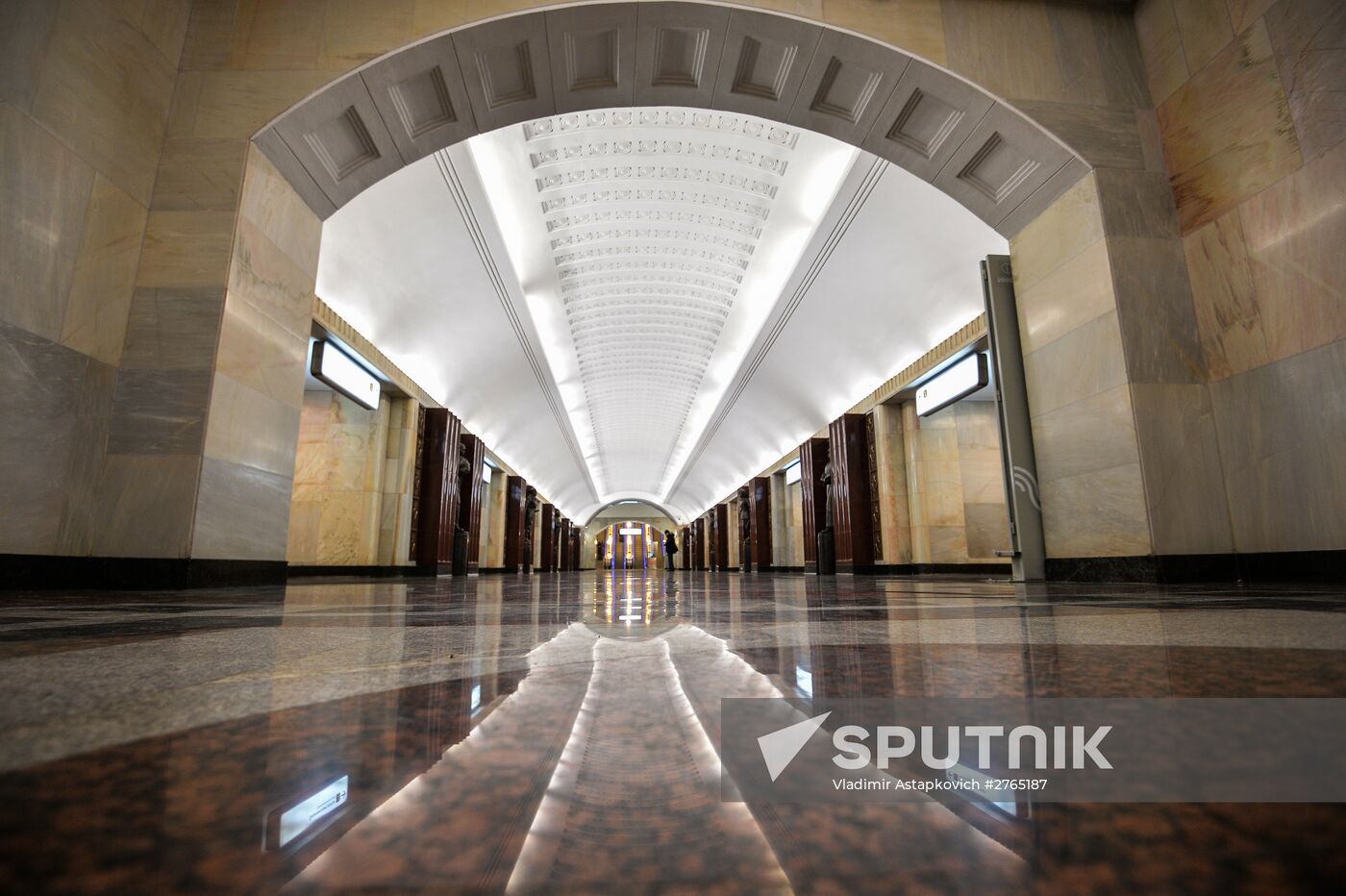 Baumanskaya metro station in Moscow opens after renovation Help_triangle