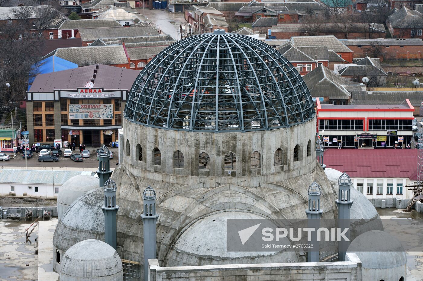 Building one of the world's largest mosques in Chechnya