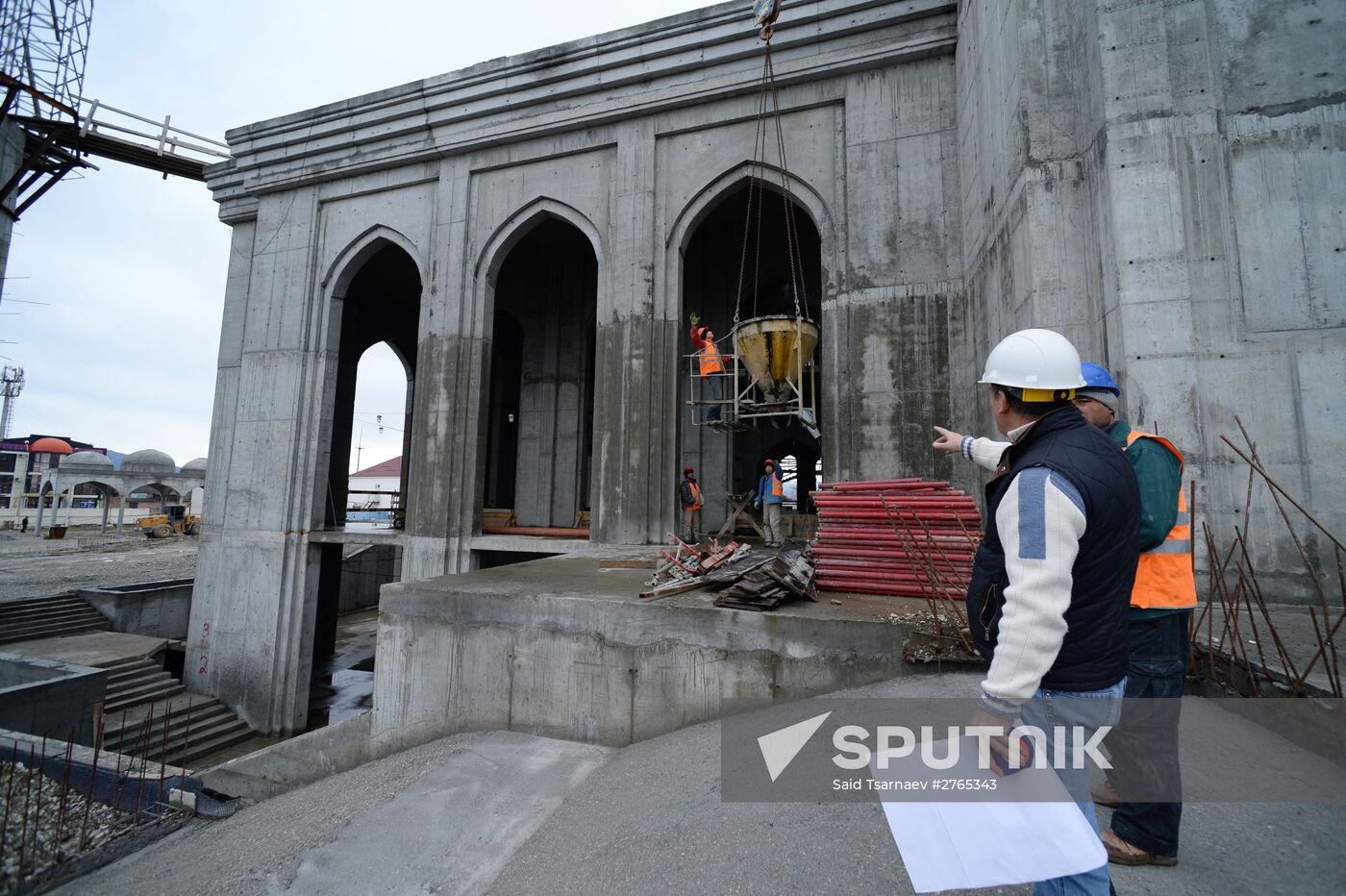 Building one of the world's largest mosques in Chechnya