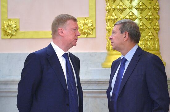 Russian President Vladimir Putin meets with Indian Prime Minister Narendra Modi