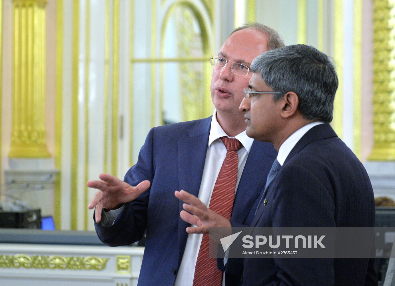 Russian President Vladimir Putin meets with Indian Prime Minister Narendra Modi