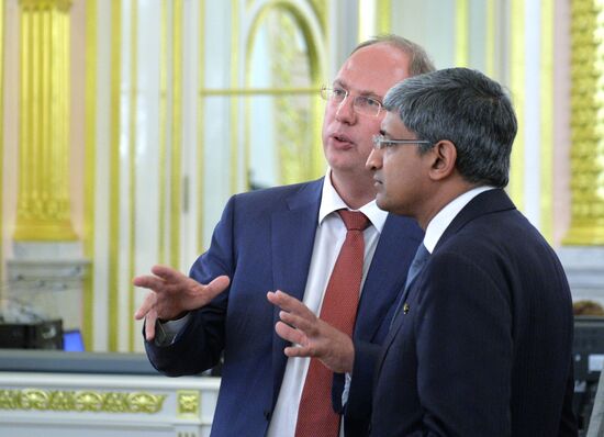 Russian President Vladimir Putin meets with Indian Prime Minister Narendra Modi