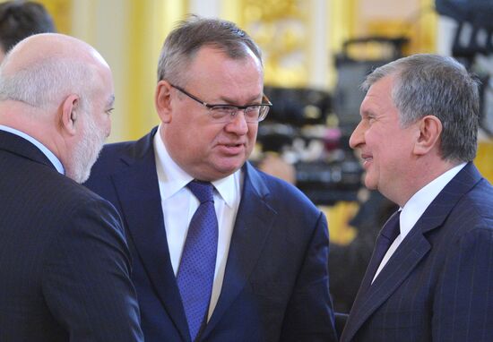 Russian President Vladimir Putin meets with Indian Prime Minister Narendra Modi