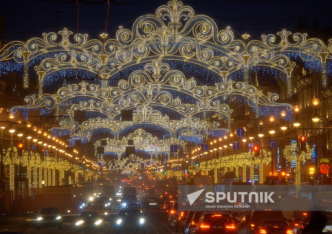 Nevsky Avenue in St. Petersburg decorated for New Year