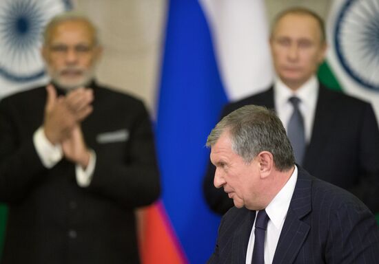 Russian President Vladimir Putin meets with Indian Prime Minister Narendra Modi