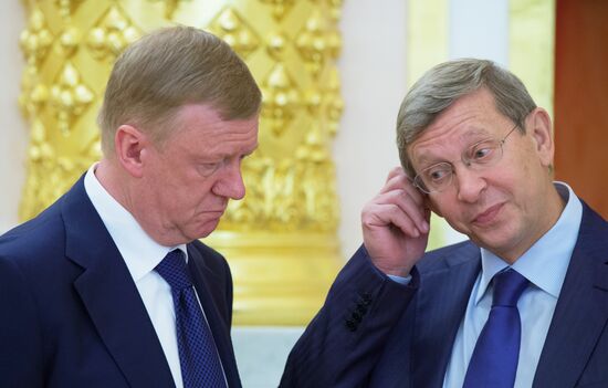 Russian President Vladimir Putin meets with Indian Prime Minister Narendra Modi