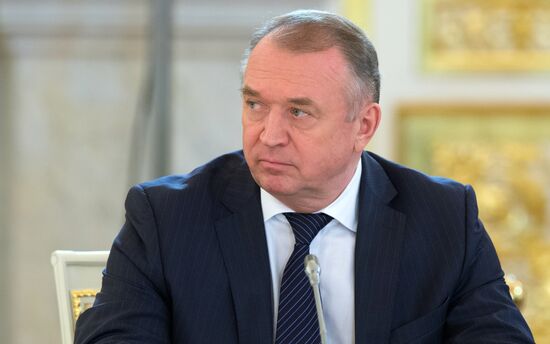 Russian President Vladimir Putin meets with Indian Prime Minister Narendra Modi