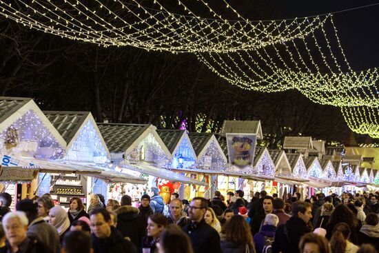 Paris decorated for the New Year's