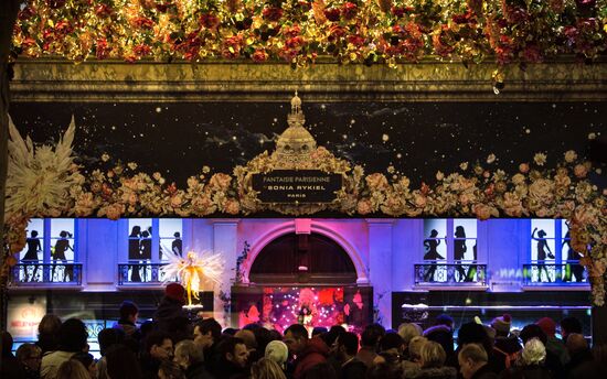 Paris decorated for the New Year's