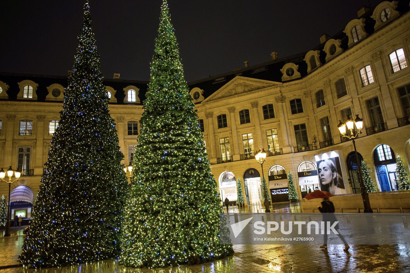 Paris decorated for the New Year's