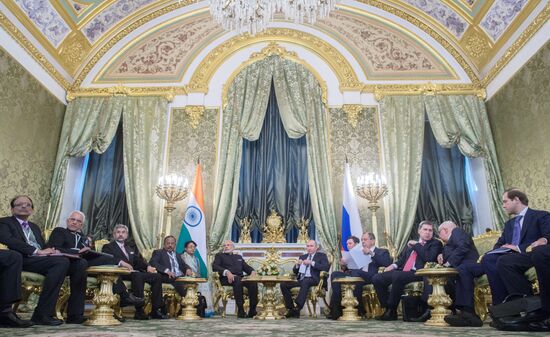 Vladimir Putin meets with Indian Prime Minister Narendra Modi