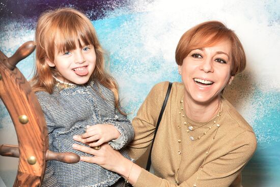 Sindbad and Princess Anne ice show premiered