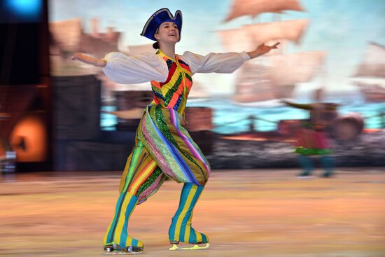 Sindbad and Princess Anne ice show premiered