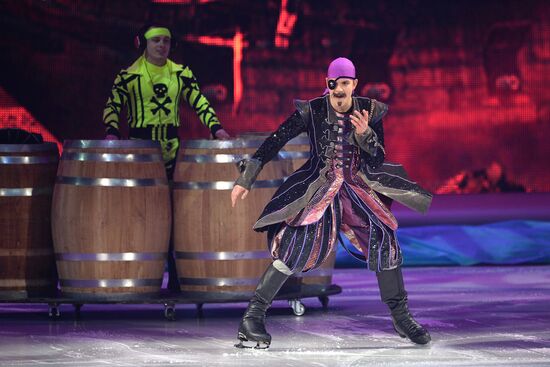 Sindbad and Princess Anne ice show premiered