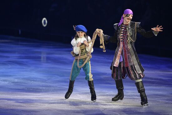 Sindbad and Princess Anne ice show premiered