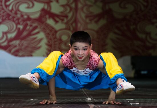 China Circus performs in St. Petersburg