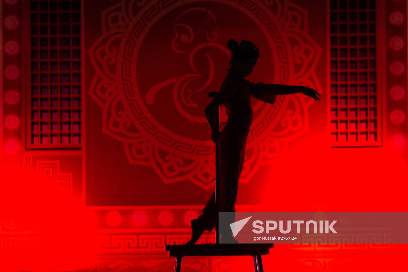 China Circus performs in St. Petersburg