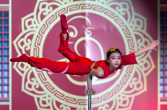 China Circus performs in St. Petersburg
